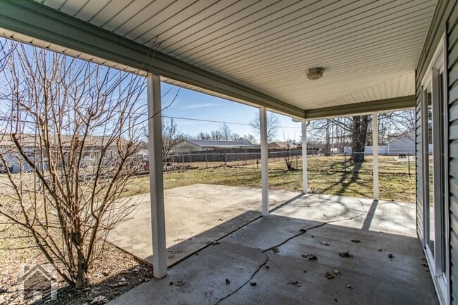 Building Photo - 105 Shara Dr