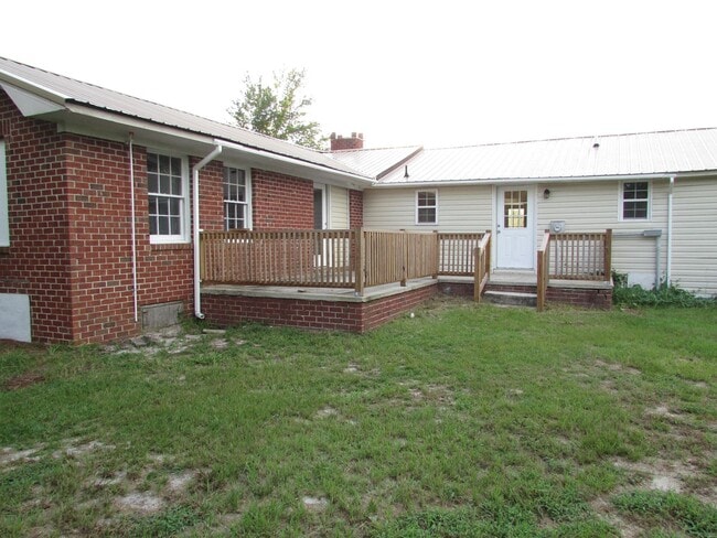 Building Photo - E4363-2