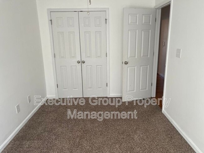 Building Photo - 623 S Atcher St