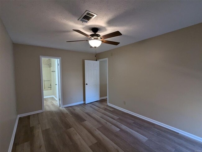 Building Photo - 6885 Brownwood Ln