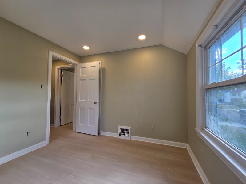 Building Photo - 4057 Bushnell Rd