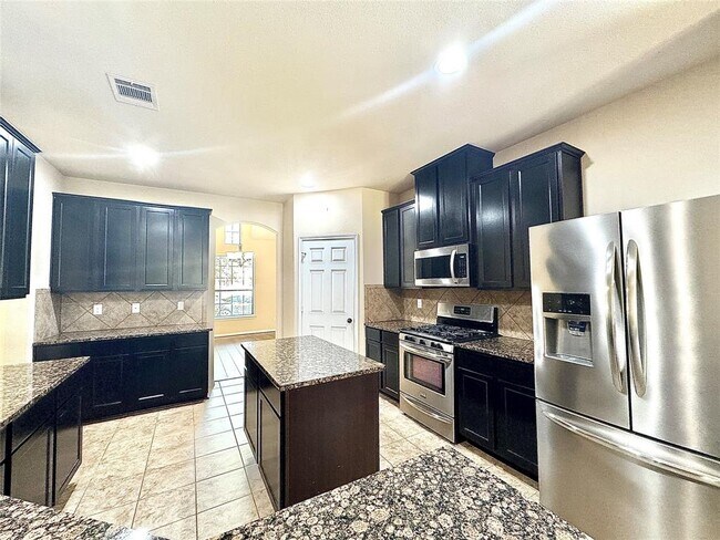 Building Photo - 10007 Red Tamarack Ln