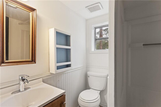 Building Photo - 3623 Lee St SE