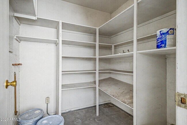 Building Photo - 5207 S Hazelton Ln