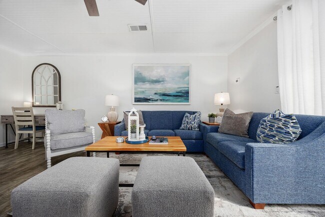 Building Photo - All Inclusive Seasonal Rental Available Oc...