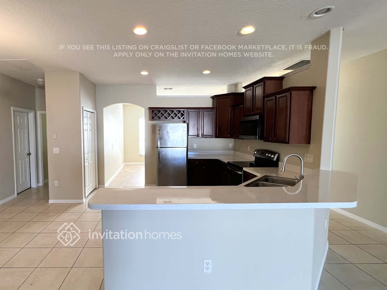 Building Photo - 16000 Arrowhead Trail