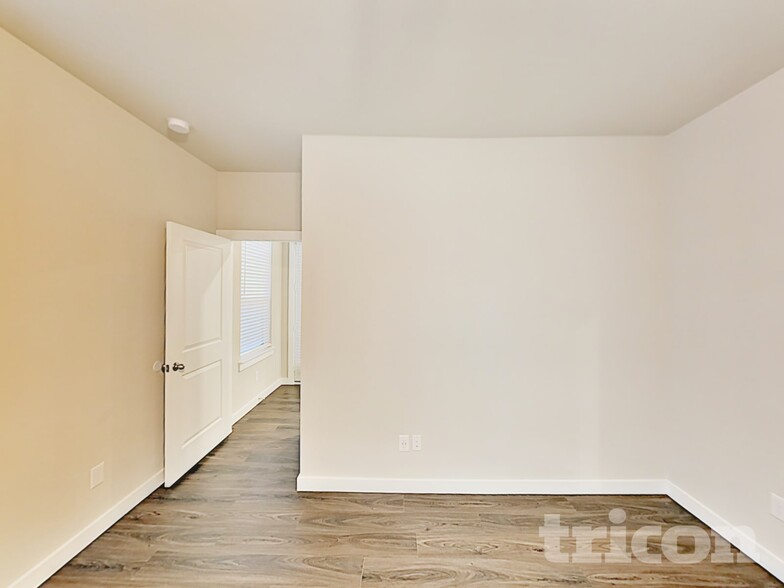 Building Photo - 5163 Klein Orchard Dr