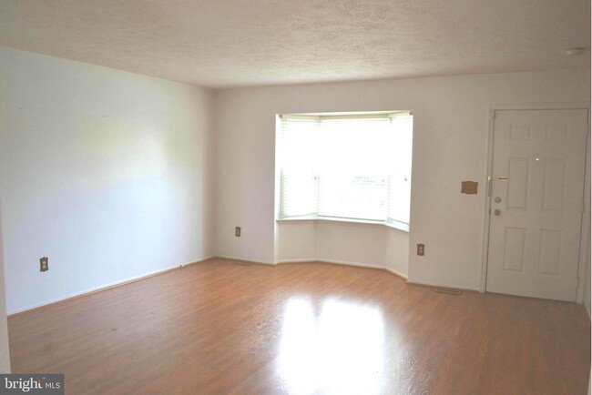 Building Photo - 351 Cool Breeze Ct