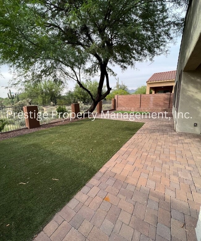 Building Photo - Gorgeous 4/2 Dove Mountain Home!