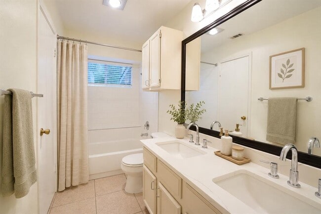 Building Photo - 8417 Avocet Dr