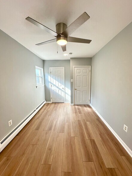Building Photo - 424 Paxson Ave