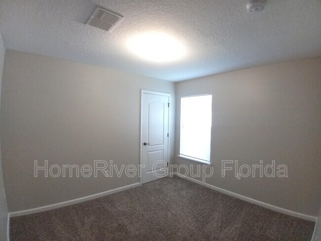 Building Photo - 2575 Creekfront Dr