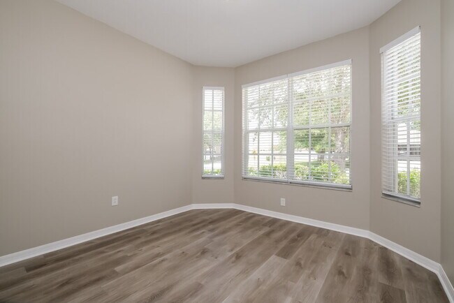 Building Photo - 3696 Braemere Dr