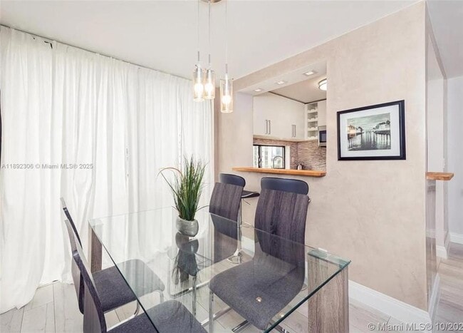 Building Photo - 1 bedroom in Sunny Isles Beach FL 33160