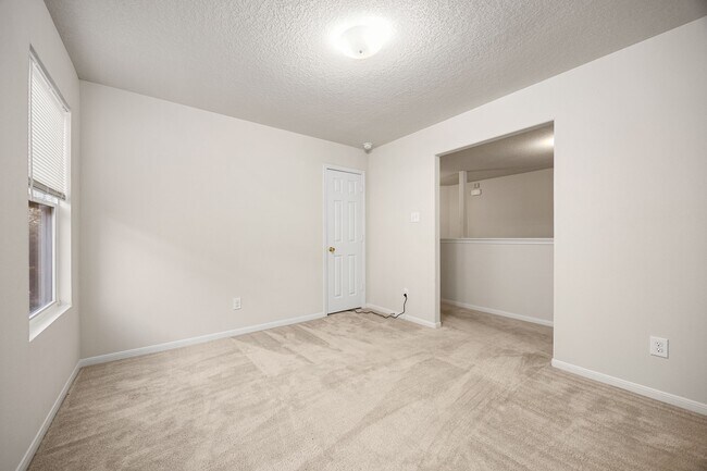 Building Photo - 18107 Fairhope Oak St