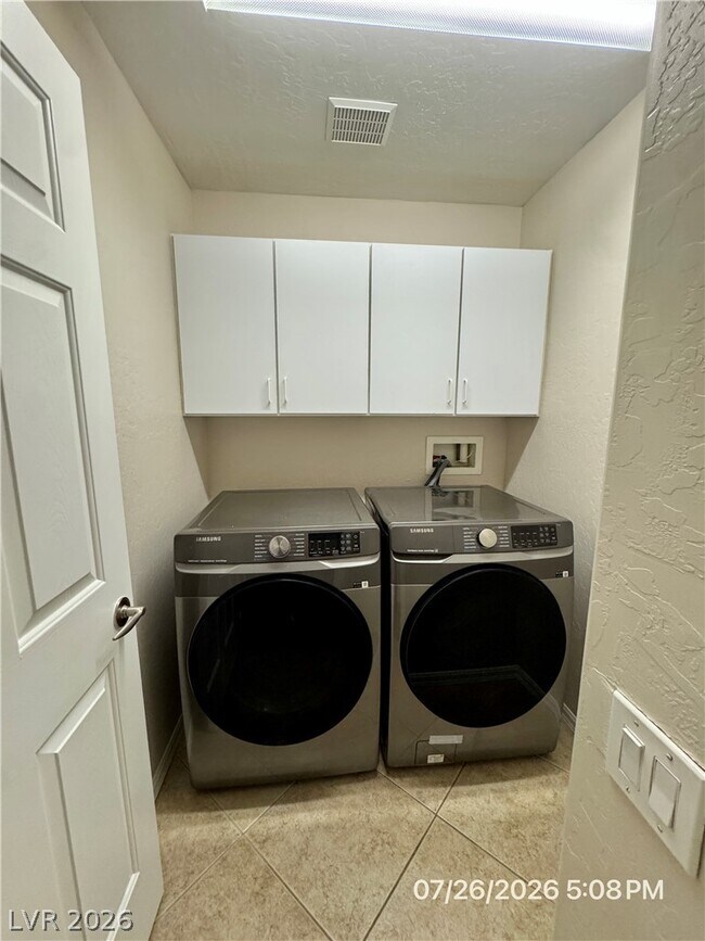 Building Photo - 6854 N Inca Jay Ct