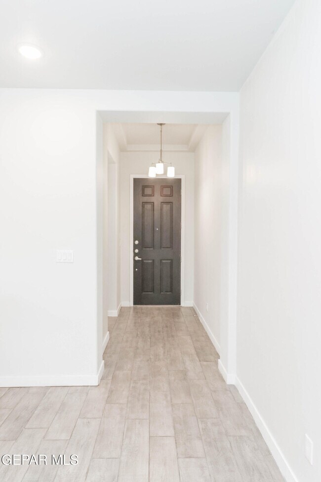 Building Photo - 12832 Haxby St