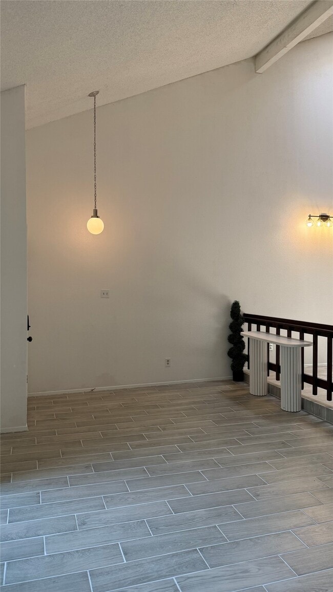 Building Photo - 12922 Wirevine Ln