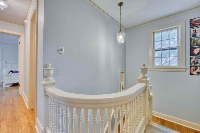 Building Photo - Beautiful 4 bedroom home in University Heights! Don't miss this one!