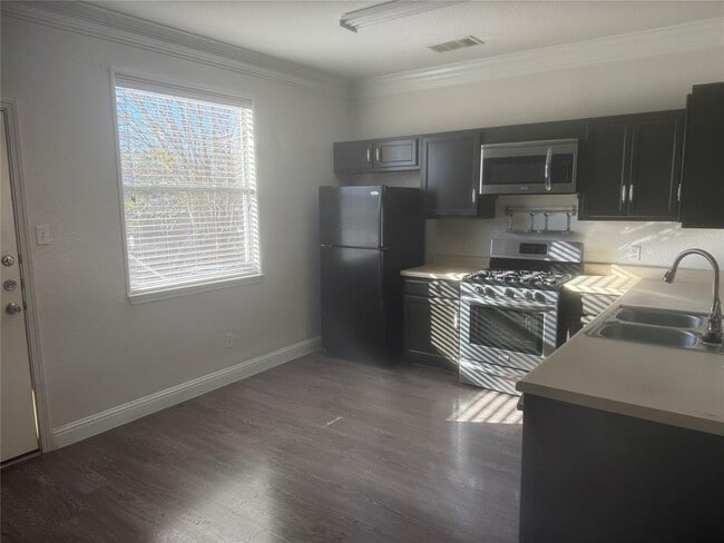 Building Photo - 14408 Charles Dickens Dr