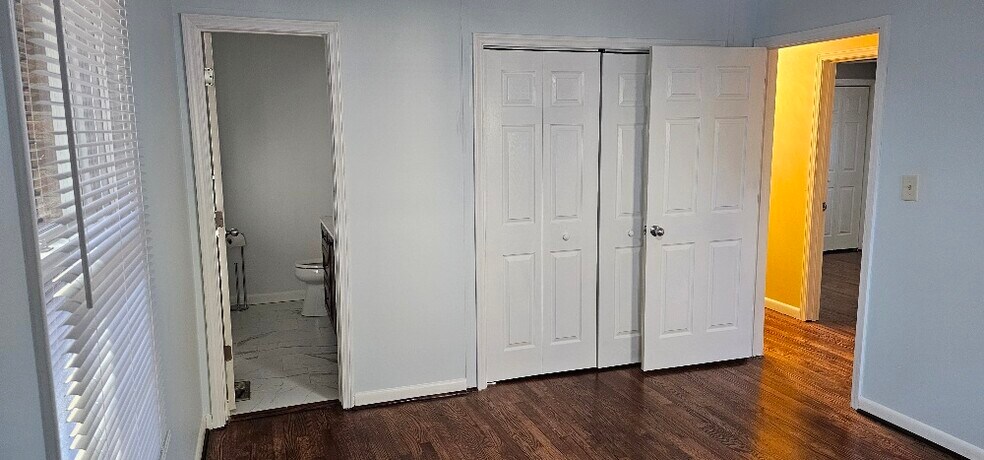 Master bedroom 13' 1/2" x 11' - 2701 Patrick Rd