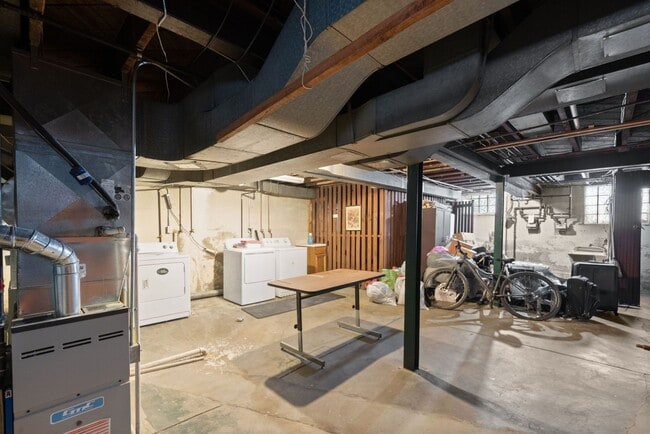 Building Photo - 7710 Brookline Terrace