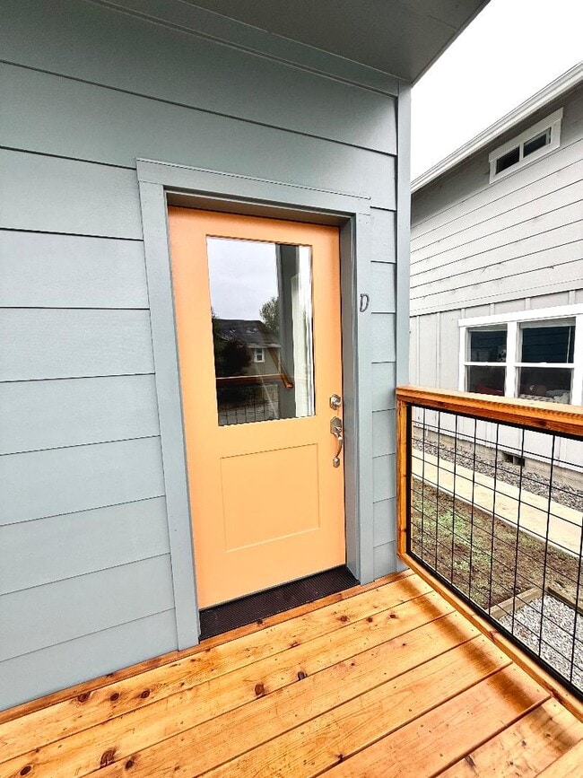 Building Photo - 2392 Karen Ct