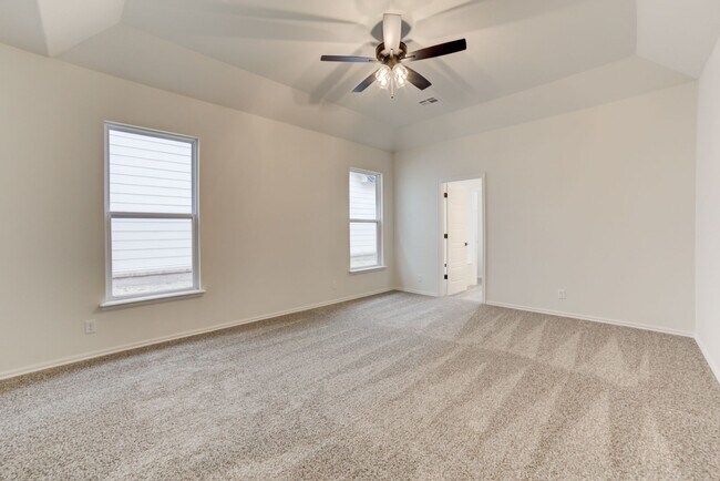 Building Photo - 4 BEDROOM CAPITAL HOME IN SAND SPRINGS!!!
