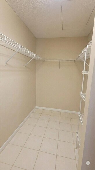 Building Photo - 901 SW 141st Ave