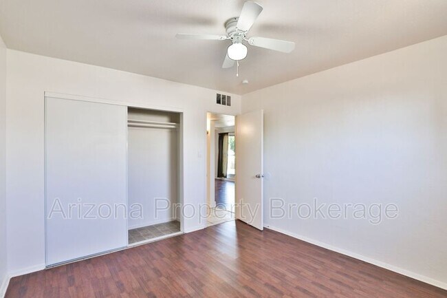 Building Photo - 8041 N 30th Dr