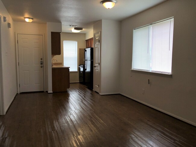 Building Photo - 3617EL