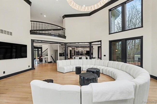 Building Photo - 6986 Montgomery Dr