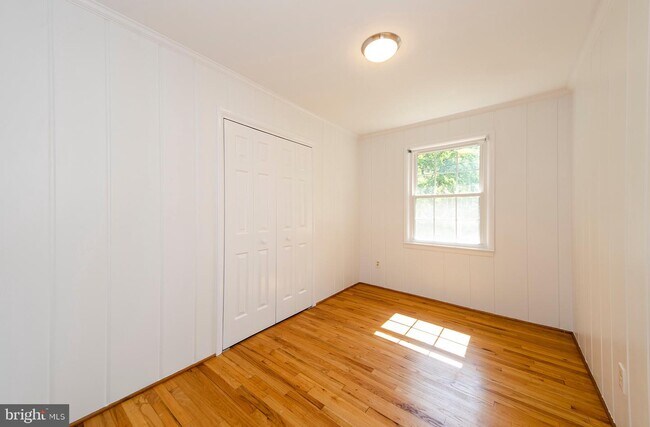 Building Photo - 628 Tazewell Rd NW