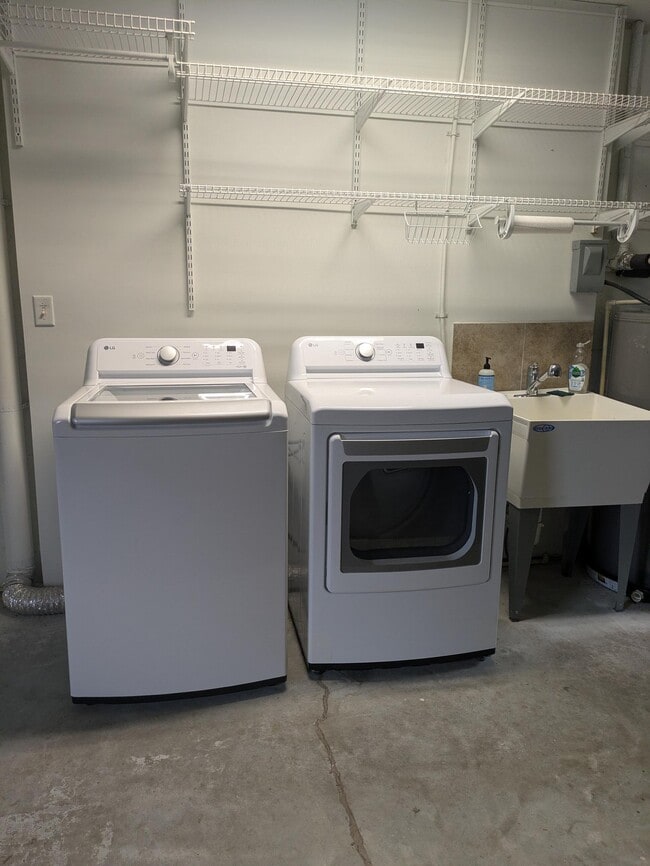 Building Photo - 6229 Colgate Rd