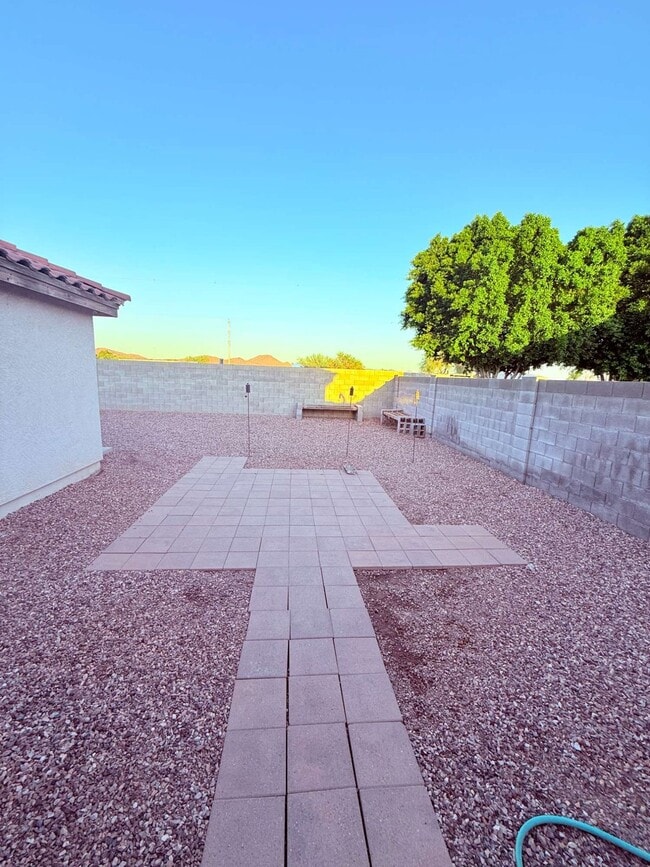 Building Photo - 26807 N 31st Dr