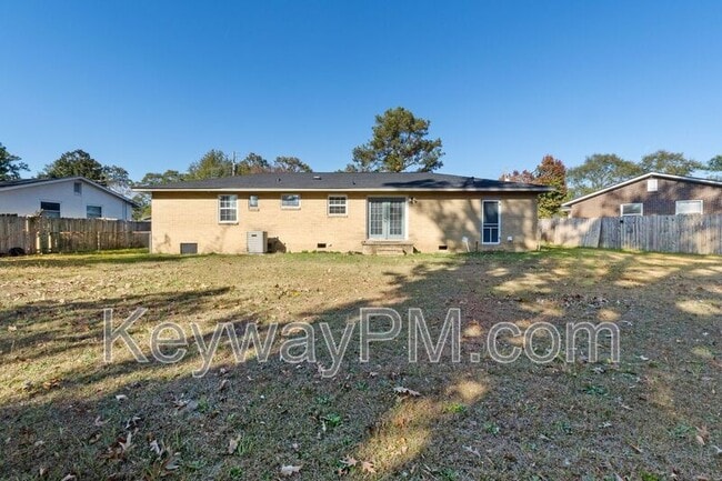 Building Photo - 2021 Fernwood Cir