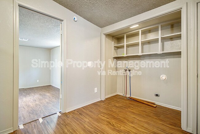Building Photo - 4712 SE 23rd St