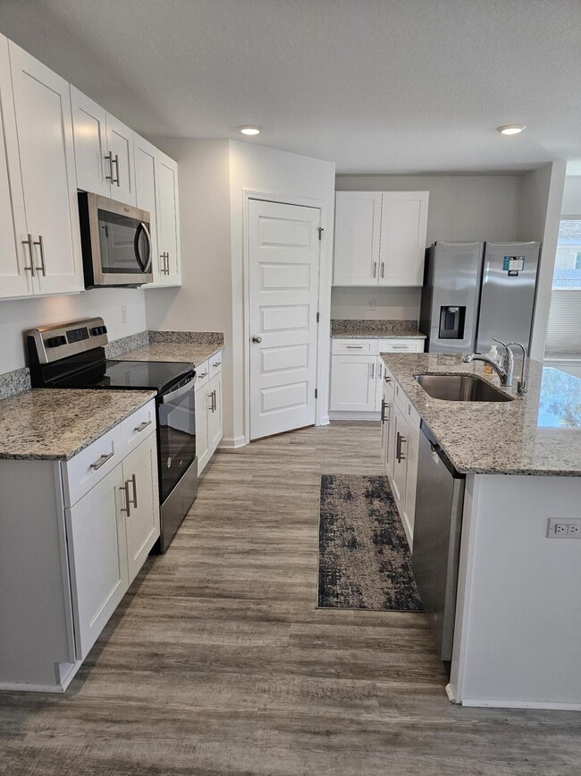 Building Photo - 410 Sweet Blossom Bend