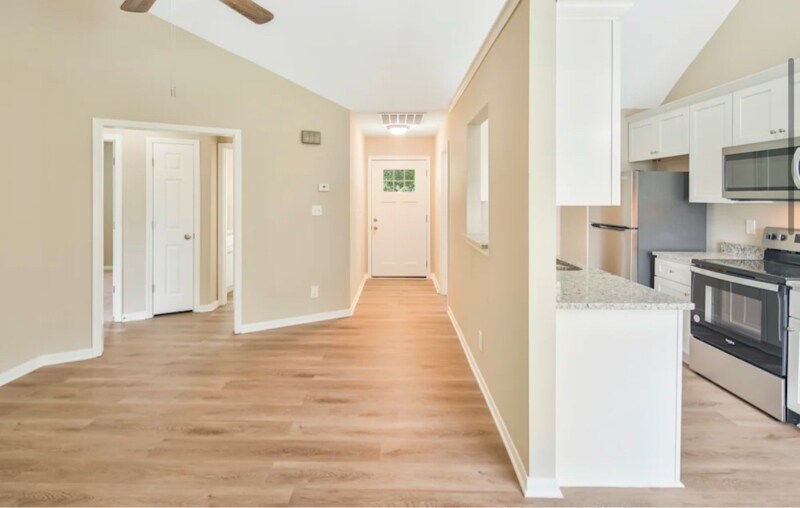 Building Photo - 6434 Austinville Dr
