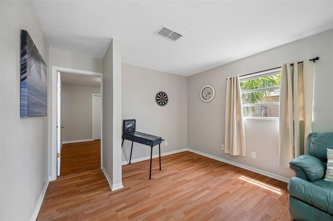 Building Photo - 4704 W Wyoming Ave