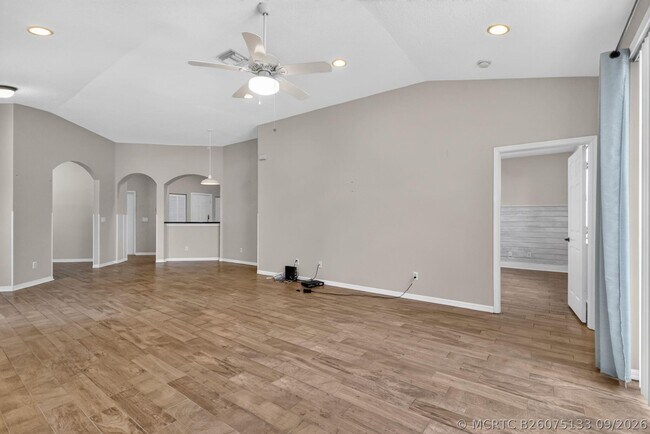Building Photo - 4948 Fulton St