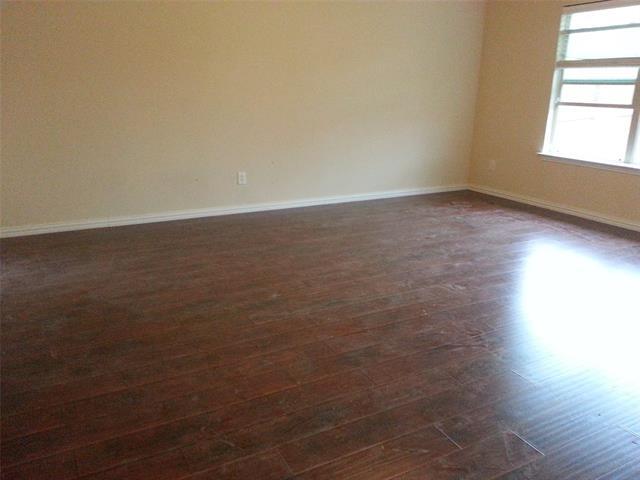 Building Photo - 2209 Sun Creek Dr