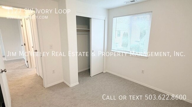 Building Photo - 1127 SW Ivory Loop