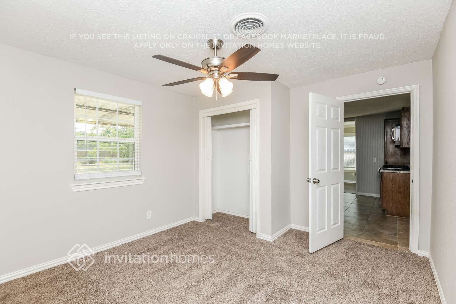 Building Photo - 208 Ennis St