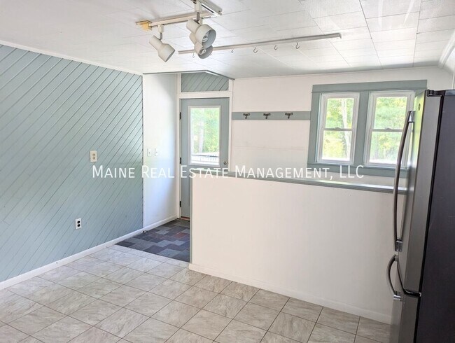 Building Photo - 54 Penobscot St