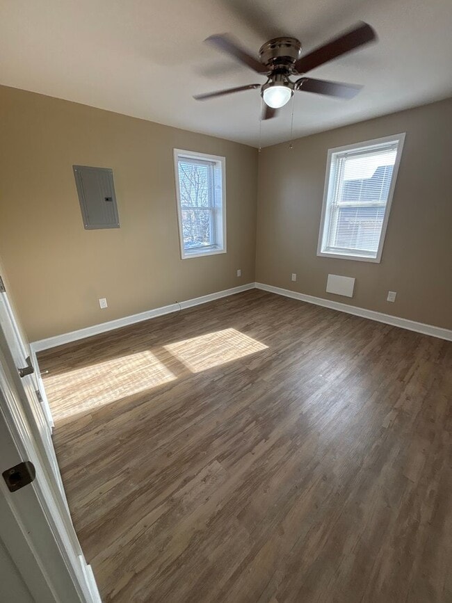 Building Photo - 2 Bedroom in Lancaster! February Free!!