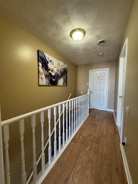 Building Photo - 31 Tapley Ave