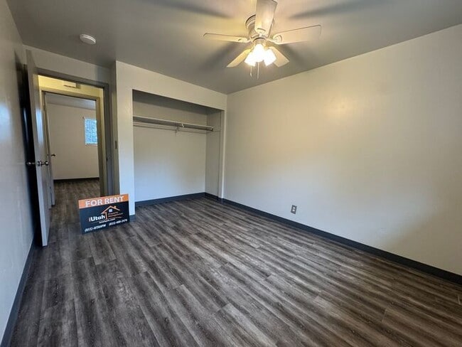 Building Photo - 4 Bedroom 2 Bath Duplex- Dog Friendly