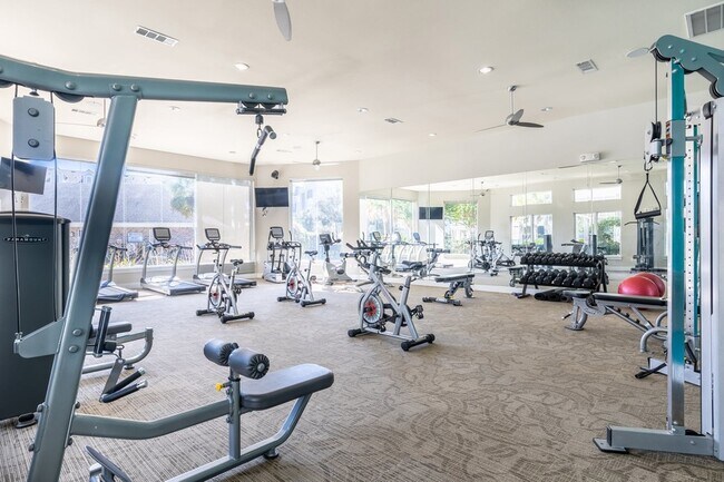 Building Photo - 22631 Colonial Pkwy