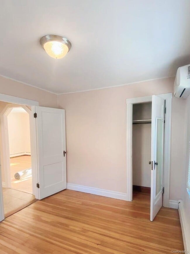 Building Photo - 11 Edgewood Pl